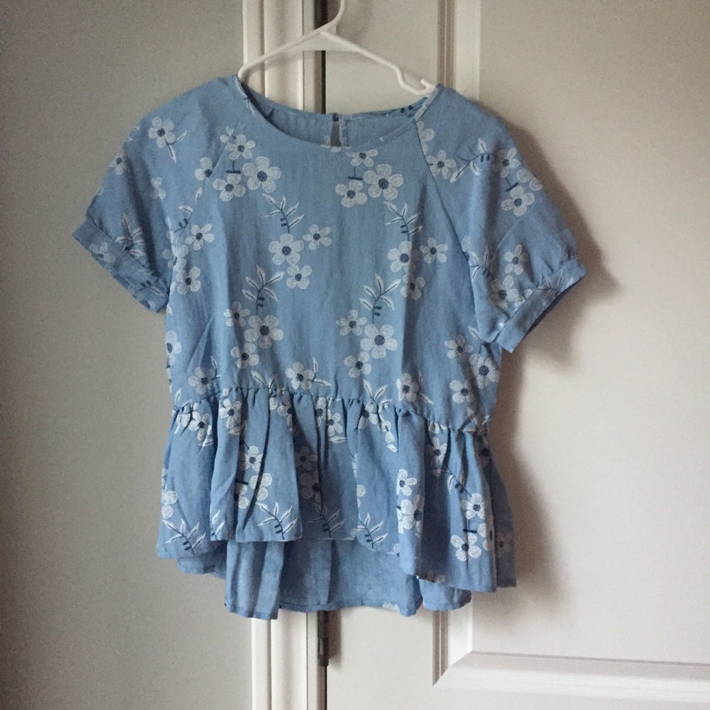 NWOT blue floral print short sleeve blouse